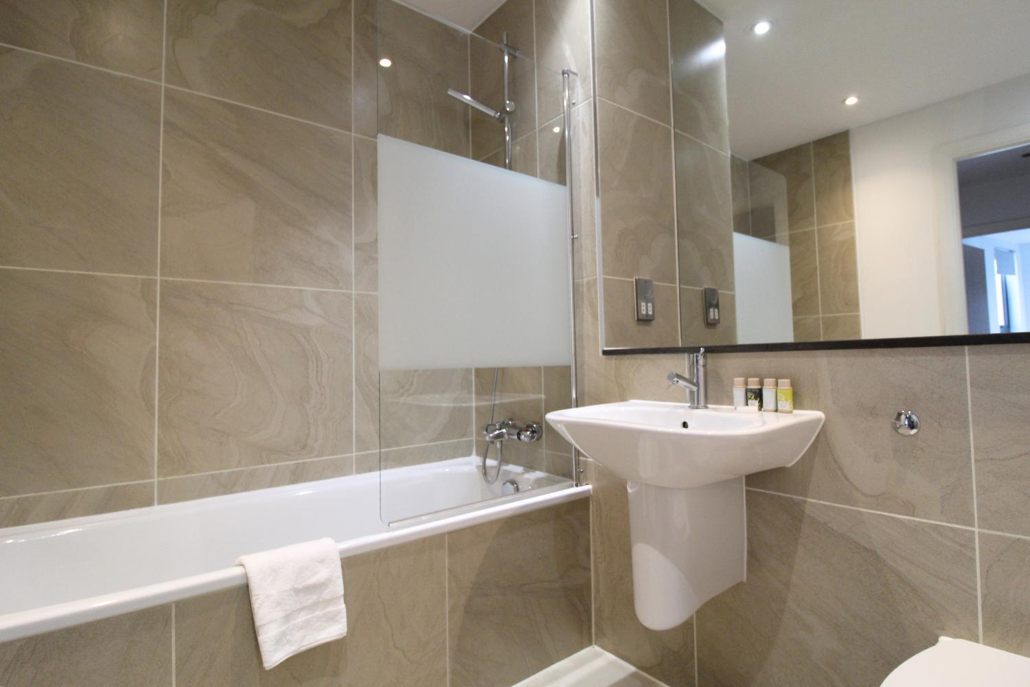 Tooley Street Apartments By Viridian Apartments Лондон Екстериор снимка
