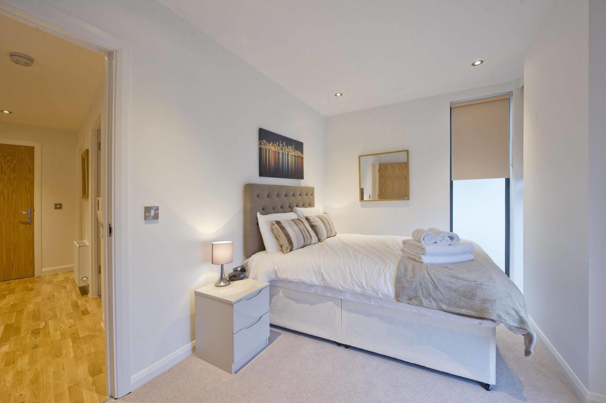 Tooley Street Apartments By Viridian Apartments Лондон Екстериор снимка